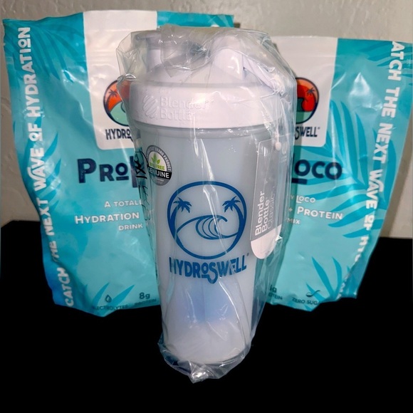 FREE WITH BUNDLE NWT Blender Bottle Classic 28 Oz Hydroswell​ - Picture 1 of 3